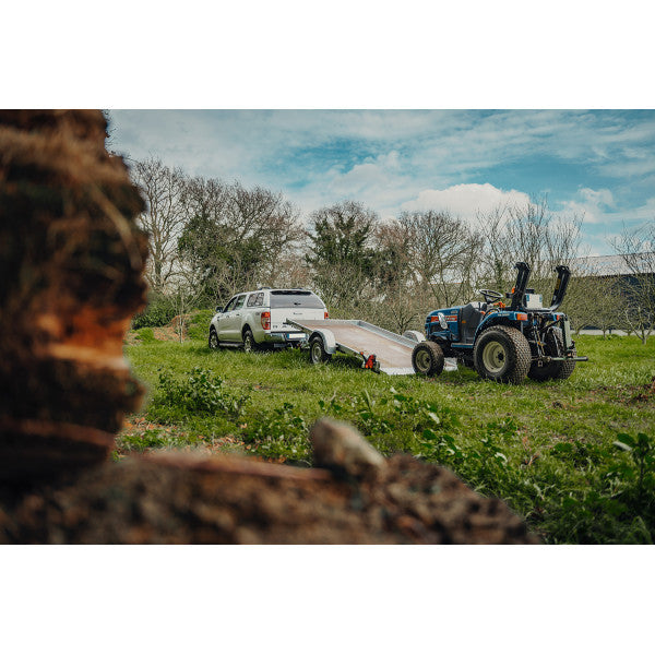 Anhänger Pritsche Außenräder 450x190x18 gebremst 3500 kg